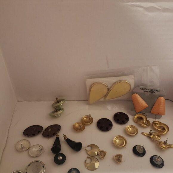 16 Pierced Earrings Bag #4 - Picture 4 of 4